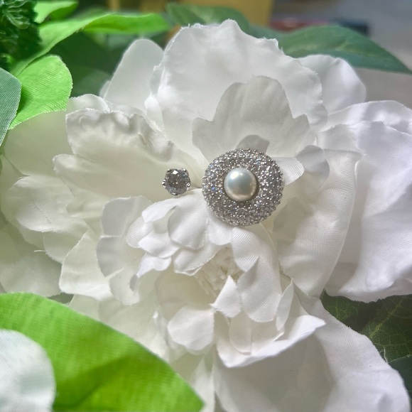 GORGEOUS DIAMOND AND PEARL with SILVER 925 size 7.5 - Picture 2 of 9